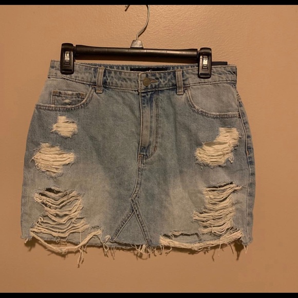 Distressed skirt - Picture 3 of 3